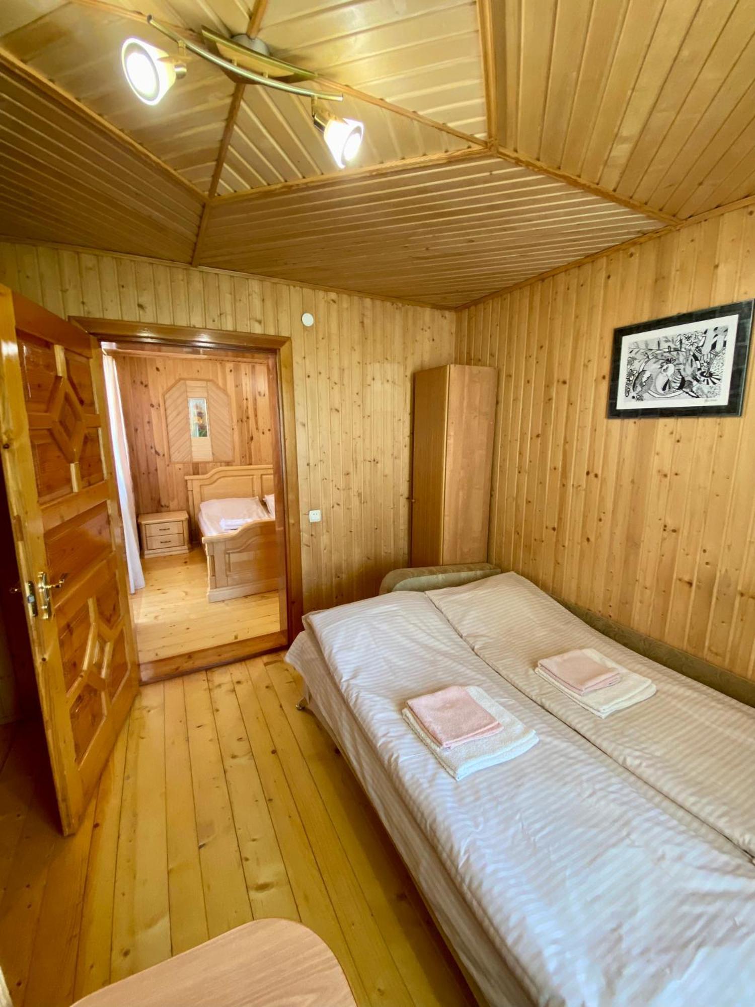 Zyma_Lito Guest House Jaremtsje Buitenkant foto